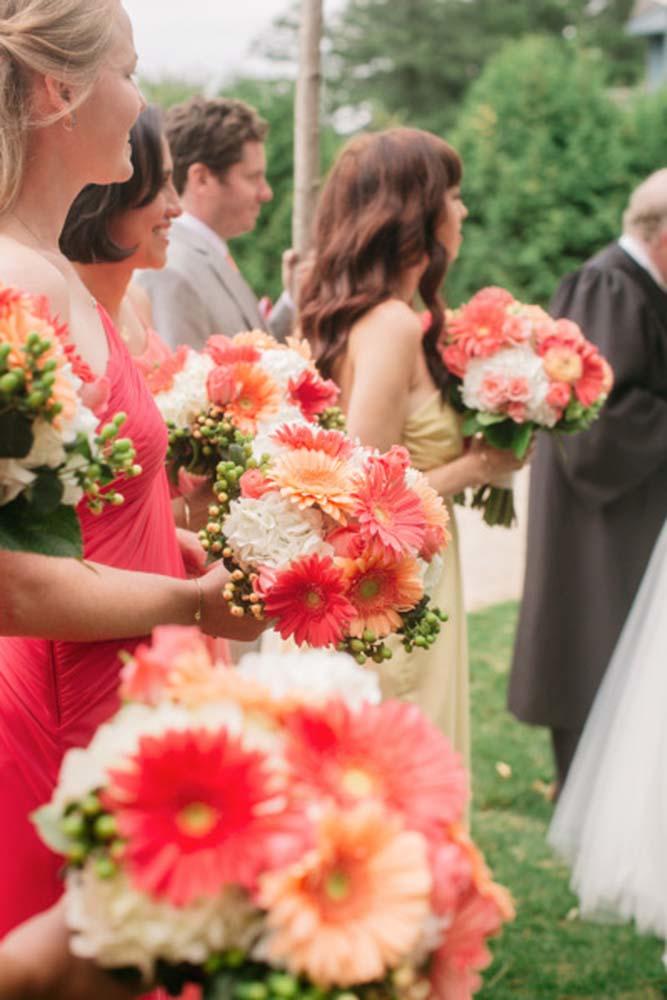 stunning alternative summer wedding bouquets catherine rhodes photography