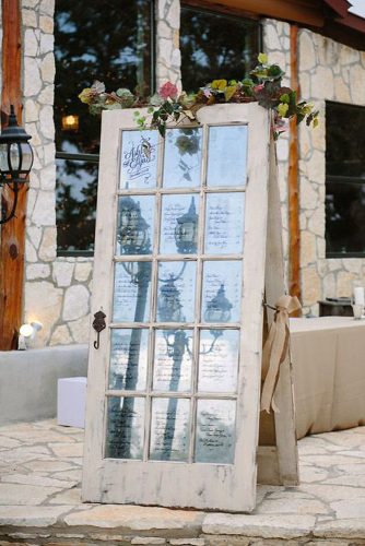 old door wedding decoration white door with glass is decorated with flowers carolien and ben wedding photography