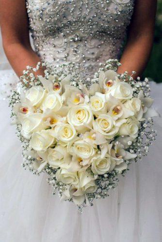 babys breath wedding ideas heart shaped bouquet with roses and orchids splash photography