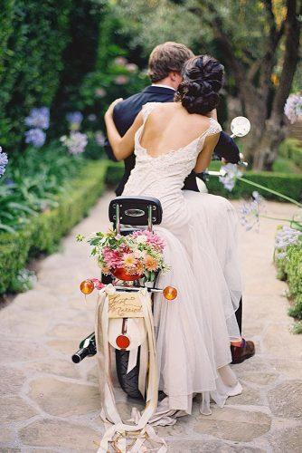 wedding photographers scooter with flowers josevilla