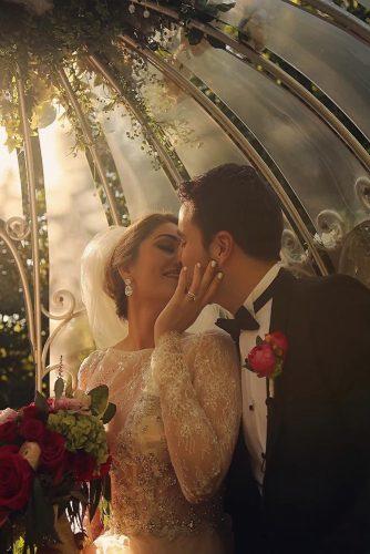 disney wedding romantic-kiss-in-carriage disneyweddings insta