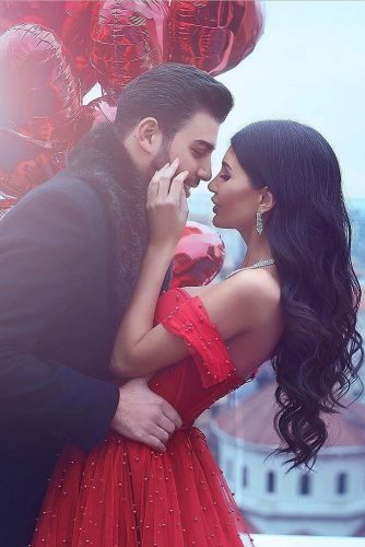 top wedding ideas part 3 for engagement photos bride and groom with red balloons said mhamad photography