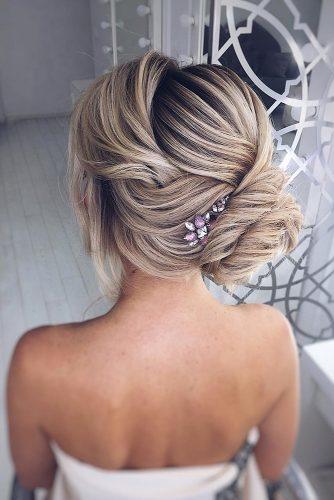 elstile-wedding-hairstyles-volume-textured-low-bun-elstilespb-via-instagram