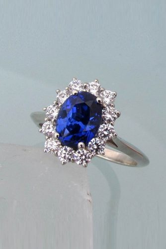 Precision cut sapphires and gemstones by Rogerio Graca Diamond Cluster Sapphire Ring