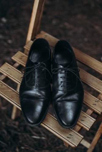 black leather groom shoes lorena erre photography