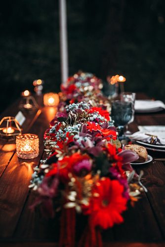 wedding table décor with flowers and candles lorena erre photography