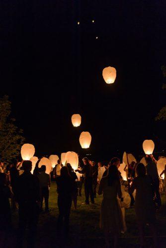 sky lanterns cuests with sky lanterns hunterphotographic