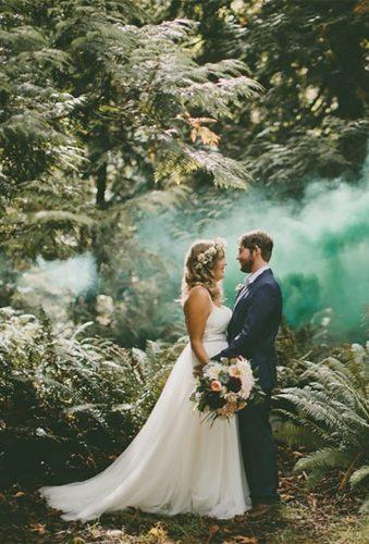 creative wedding photos green smoke rachelbarkman