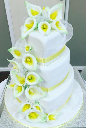 wedding cake shapes heart cake with cala flower bykeely