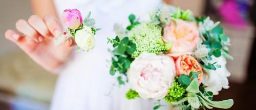 Stunning-Alternative-Summer-Wedding-Bouquets
