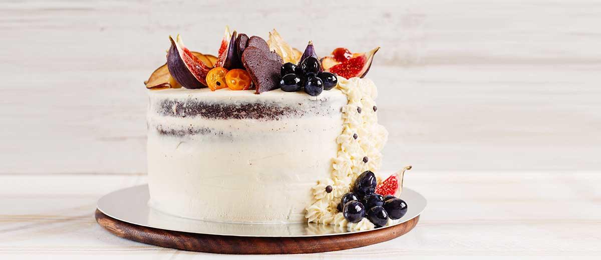 Small Wedding Cakes [2024 Guide & FAQs]