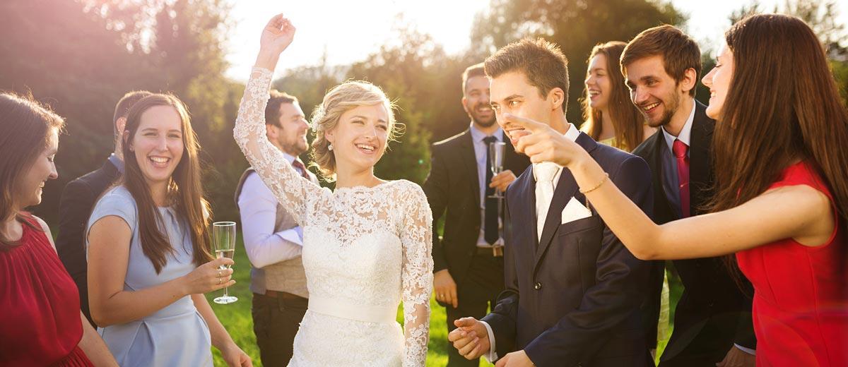 Useful Rules How To Dance At A Wedding For Everyone