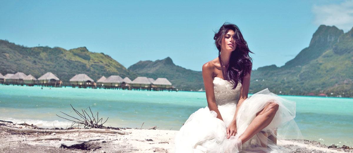 Beach Wedding Dresses : 42 Sexy looks + FAQs