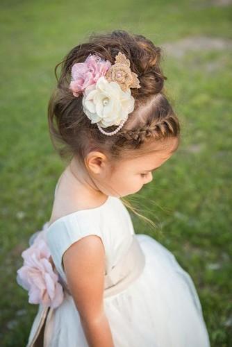 39 Cute Flower Girl Hairstyles 2020 Update Wedding Forward