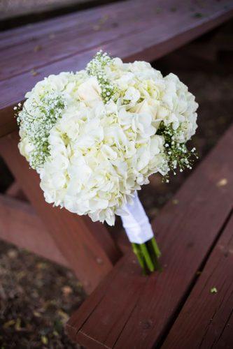 babys breath wedding ideas pure white bouquet maria estes photography