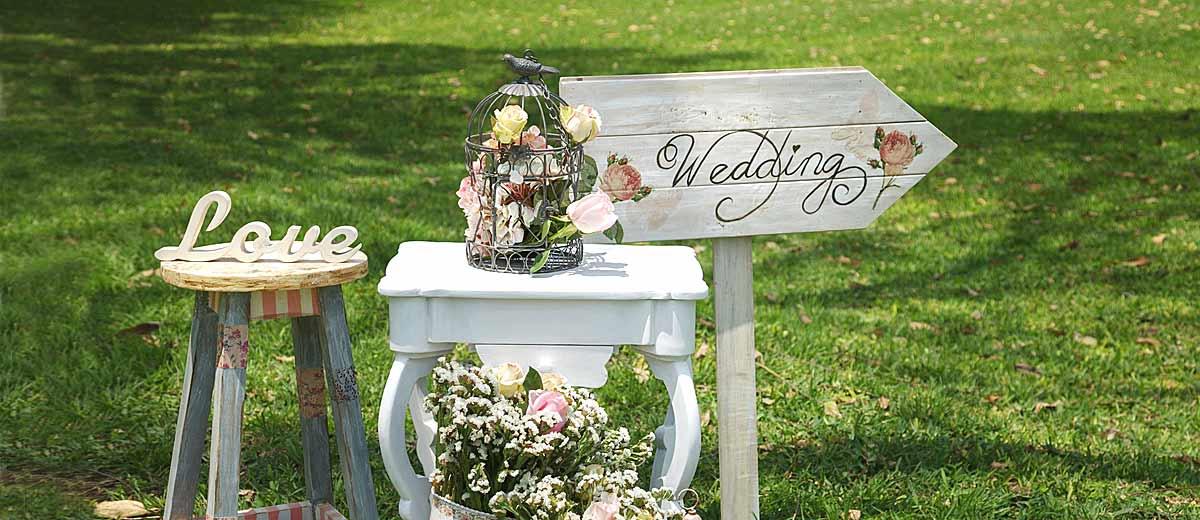 Shabby Chic Vintage  Wedding  Decor  Ideas  Wedding  Forward