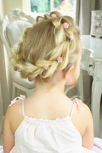 39 Cute Flower Girl Hairstyles 2020 Update Wedding Forward