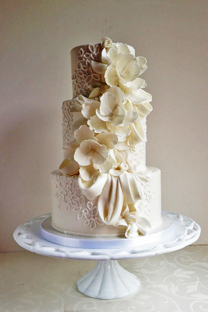 fondant flower wedding cakes the cake