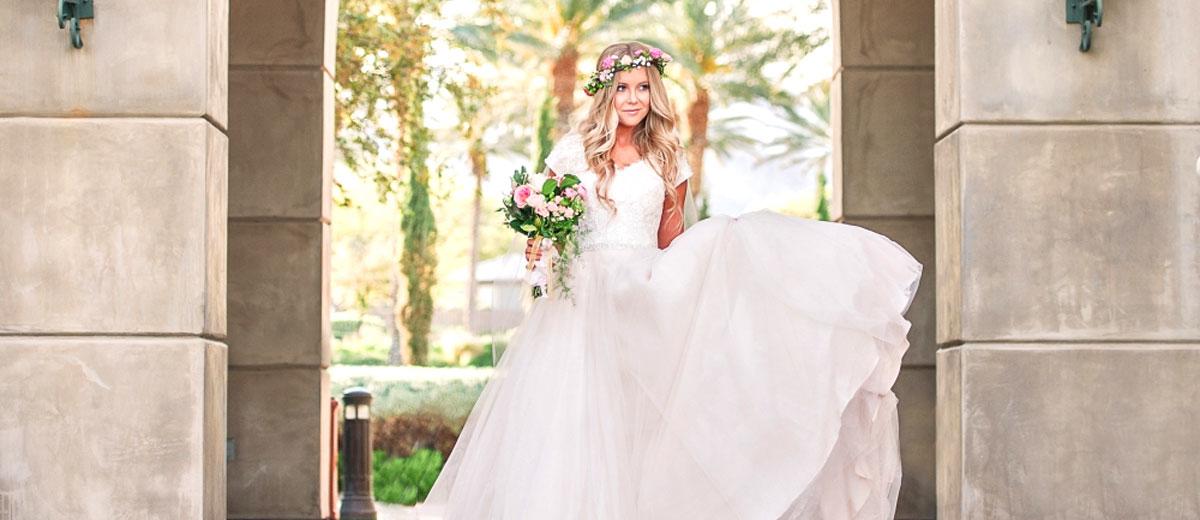 30 Simple Wedding Dresses For Elegant Brides Forward Simple Wedding Dresses Main