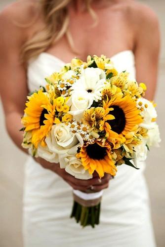 30 Prettiest Small Wedding Bouquets To Have And To Hold