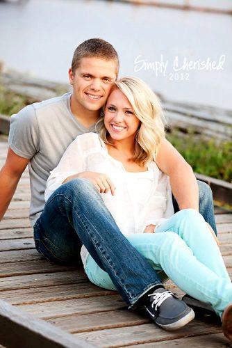 20 Ideas How To Choose The Best Engagement Photo Poses Page 5 Of 5