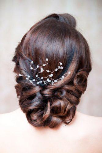 Mother Of The Bride Hairstyles: 63 Elegant Ideas [2020 Guide]