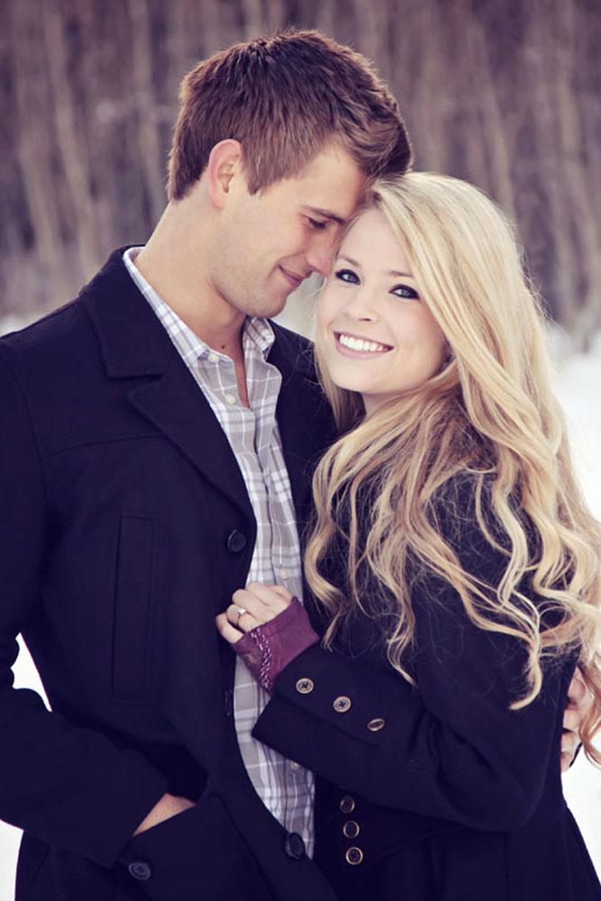 engagement photos in the snow 2