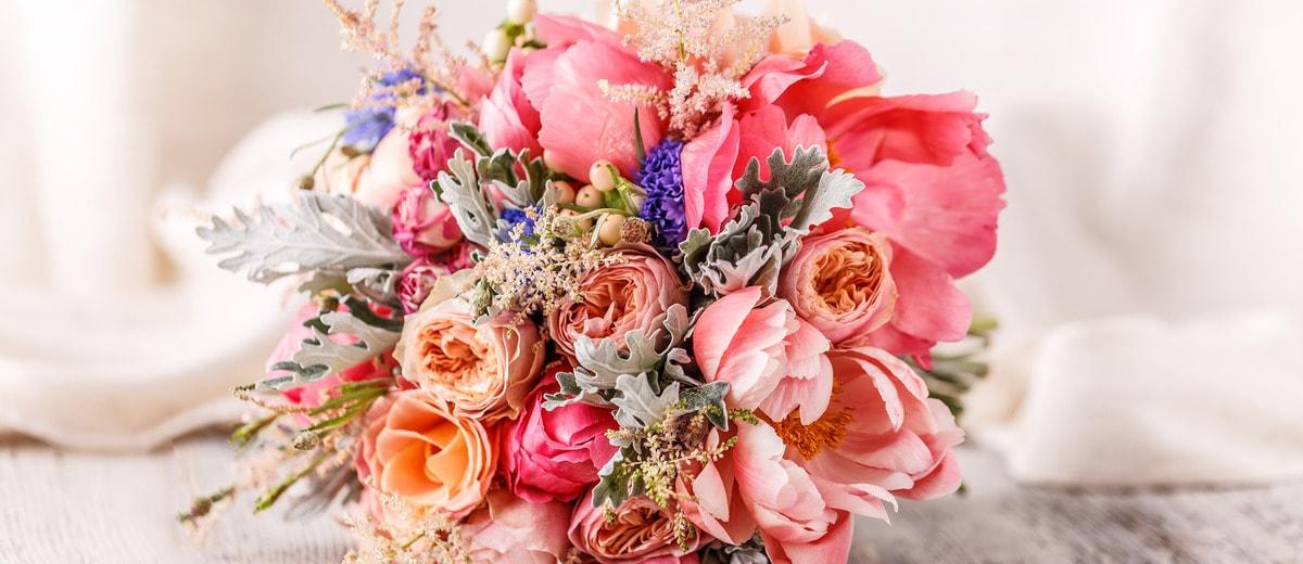 popular wedding flowers featured