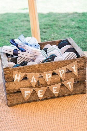 cute wedding ideas wedding flip flops for guests