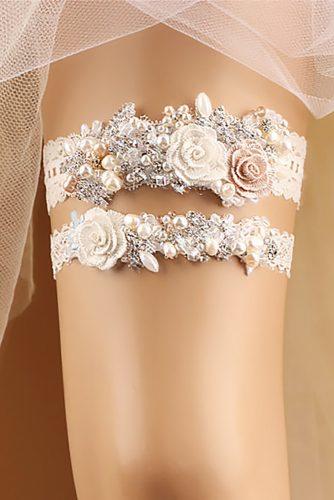 24 Exquisite Wedding Garters For Perfect Wedding Look