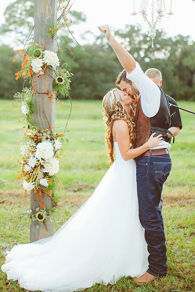 39 Romantic Wedding Photo Ideas | Page 2 of 8 | Wedding Forward