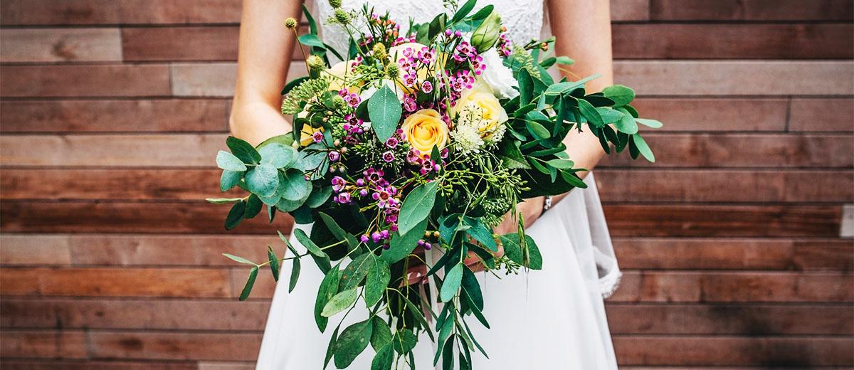 Green Wedding Florals That Are Gaining Attention Guide for 2024