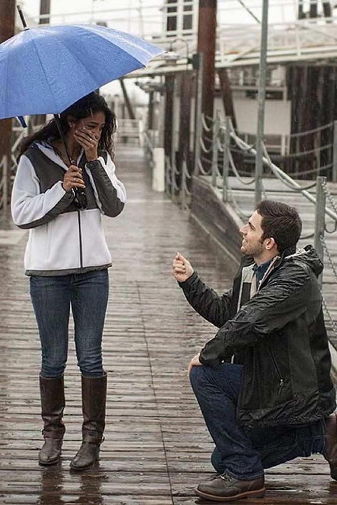 wedding proposal ideas in the rain propose