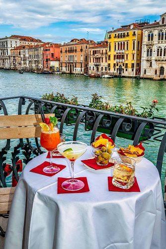 best honeymoon spots romantic dinner venice