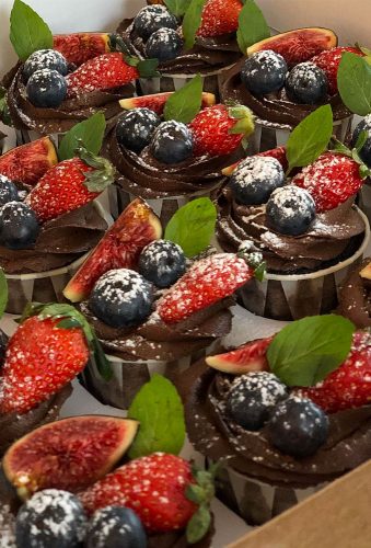 chocolate wedding cupcake berry cupcakes nazuraa