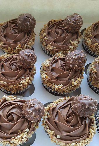 chocolate wedding cupcake fererro candy on cupcakes roxsysdelights