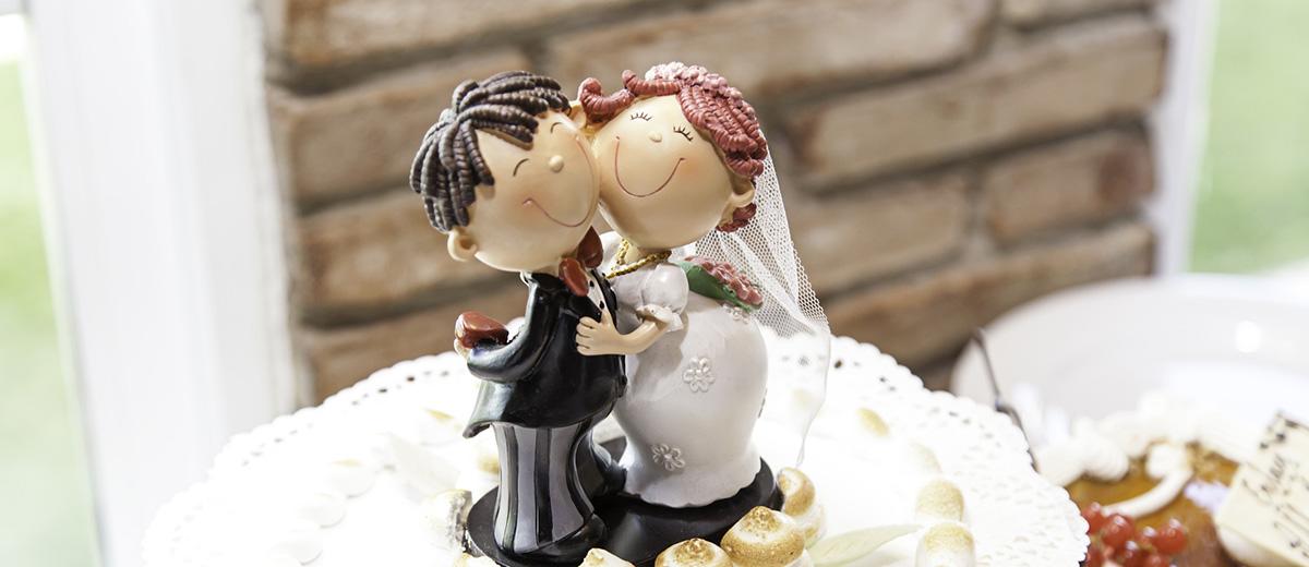 Top Unique Wedding Cake Toppers Your Guests Are Sure To Love