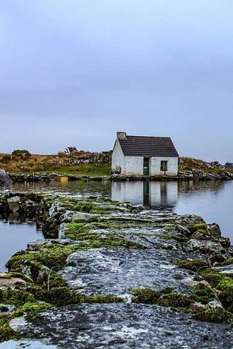 affordable honeymoon packages ireland house near water