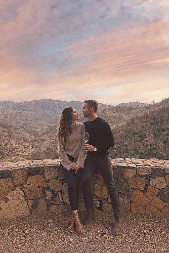 cheap honeymoon ideas sonoma valley happy couple with wine