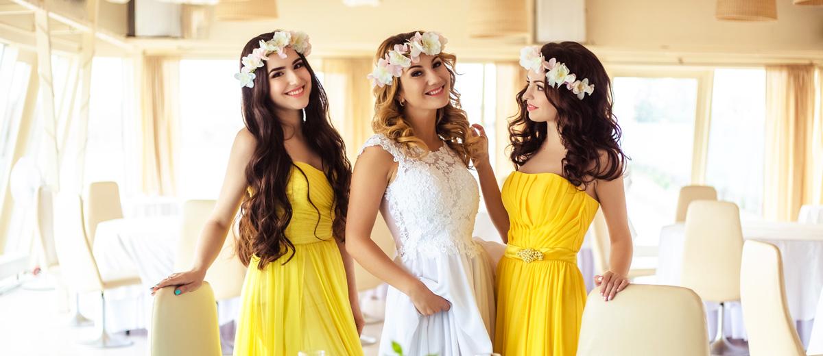 Yellow Bridesmaid Dresses: 15 Bright Looks [2022 Guide]