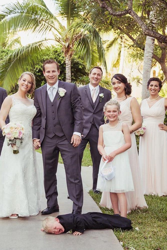 21 So Funny Awkward Wedding Photos! Wedding Forward