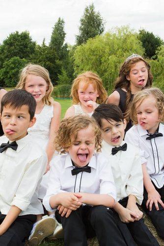 funny wedding pictures kids show their tongues dale zimmermann photography
