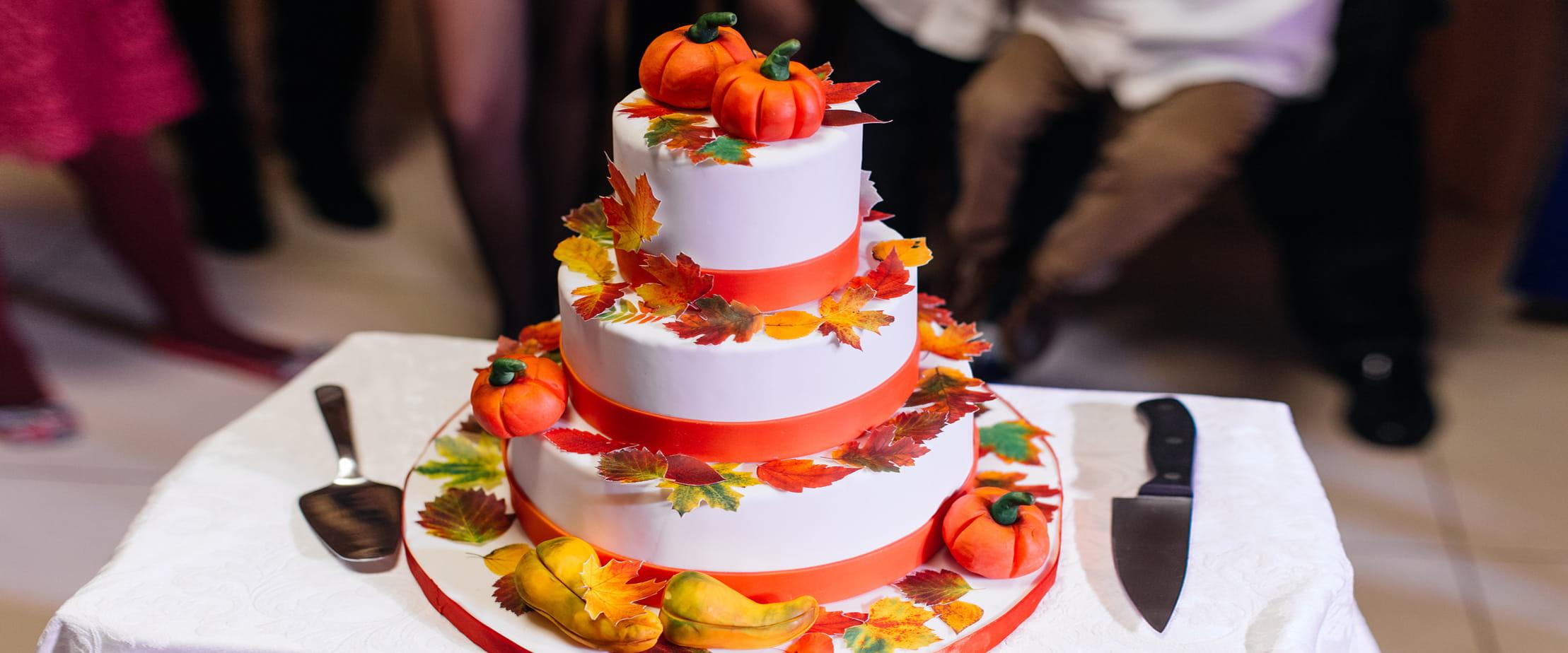 33 Fall Wedding Cakes That WOW