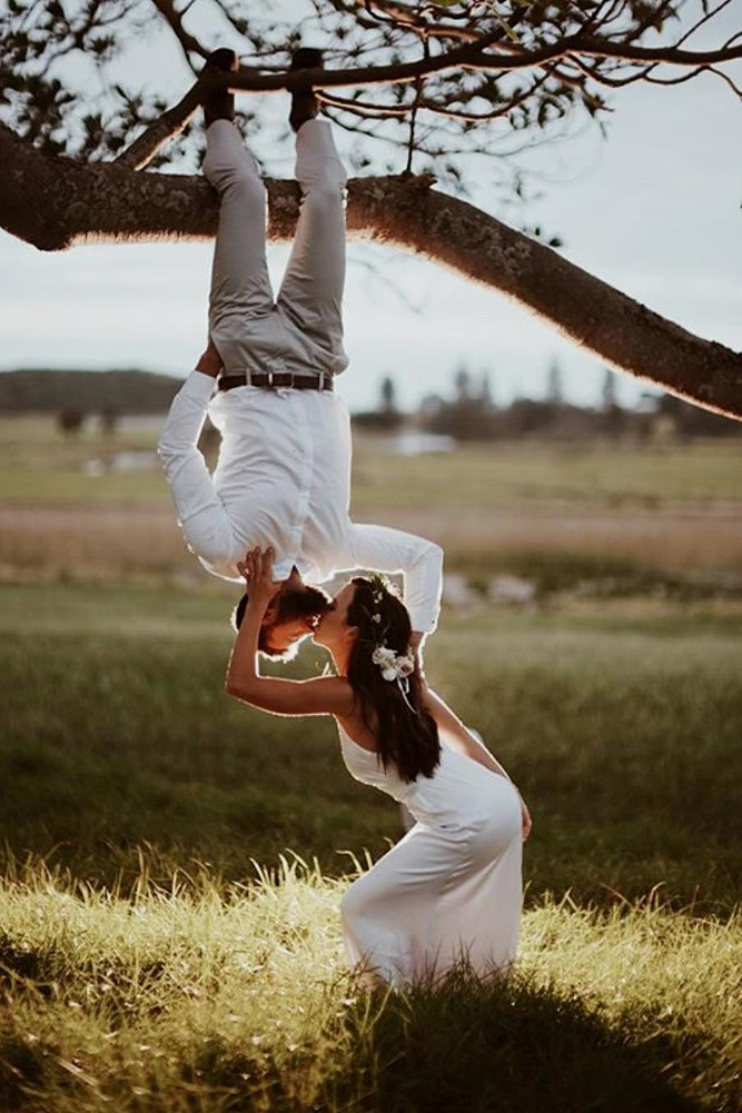 24 Creative Wedding Photo Ideas Poses 24 Creative Wedding Photo Ideas Poses