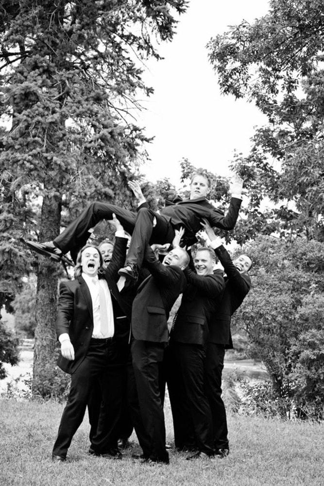 52 Awesome Groomsmen Photos You Can't Miss | Page 2 of 9 | Wedding Forward