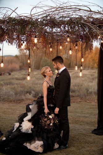 Hot Or Not 33 Halloween Wedding Ideas For Daring Couples