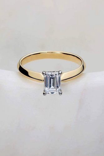 ritani simple emerald cut diamond yellow gold solitaire