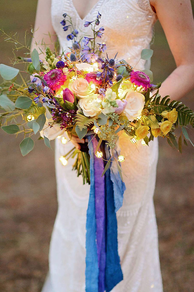 wedding light bouquet of the bride with luminous elements jessica via instagram