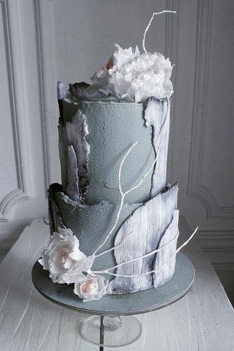 woodland themed wedding cakes gentle whire grey with flowers elena_gnut_cake