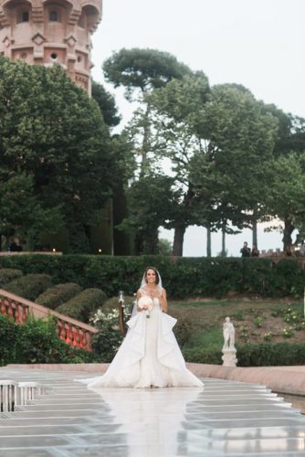 zeynab kanso wedding ceremony wedding photos bride comes to the guests joseba sandoval